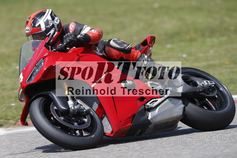 /27 12.06.2025 Ducati Schweiz Trackday Warmup  ADR/gelb-jeaune/44